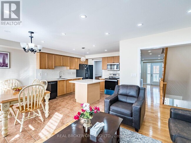 Building Photo - 632 Scott Blvd