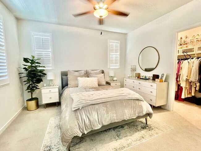 Building Photo - Beautiful 6 years new 3 bedroom home + lof...