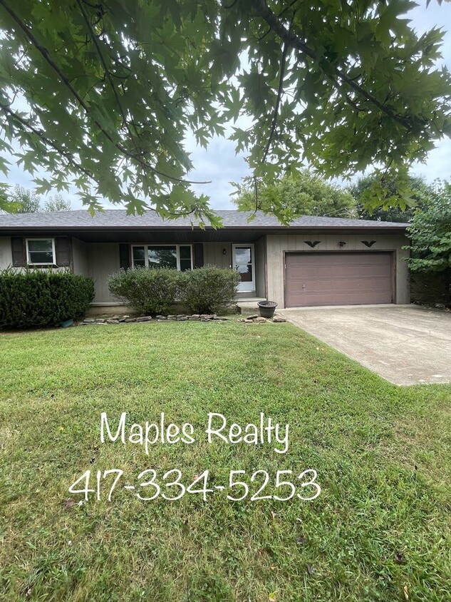 Foto principal - NEW LISTING 3 Bedroom, 2 Bath Home in Rock...