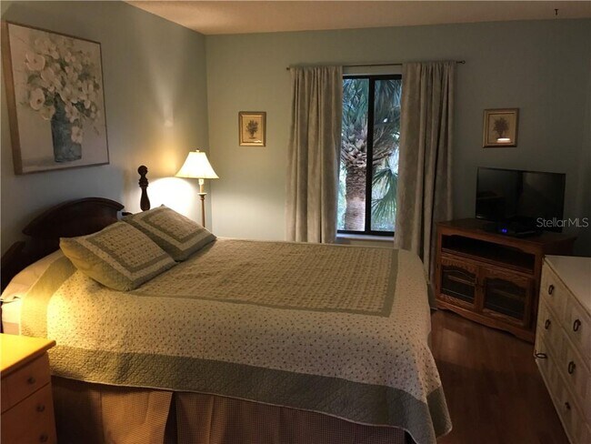 Foto del edificio - 2655 Pine Ridge Way N
