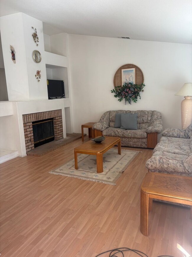 Foto del edificio - 12481 Pacoima Rd