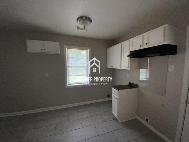 Foto del edificio - 3820 Emerson Ave