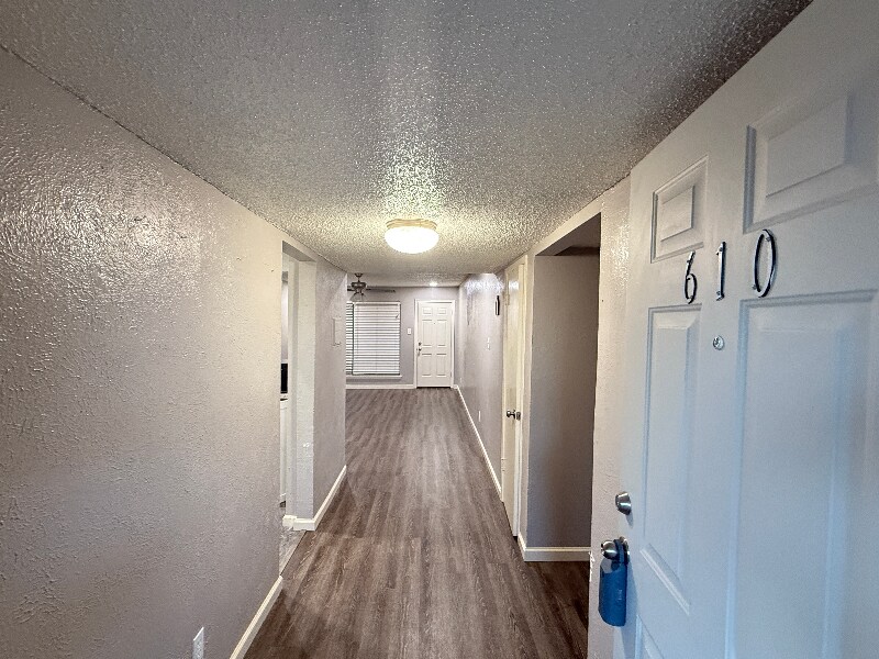Primary Photo - 6012-6012 Westridge Ln