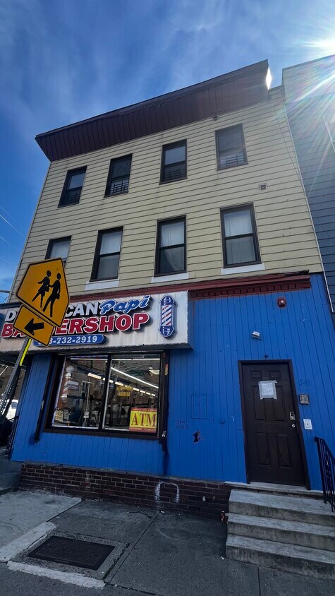Primary Photo - 348 S Orange Ave