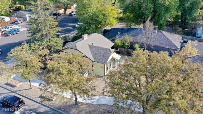 Building Photo - 3 br, 2 bath House - 725 E Mulberry St
