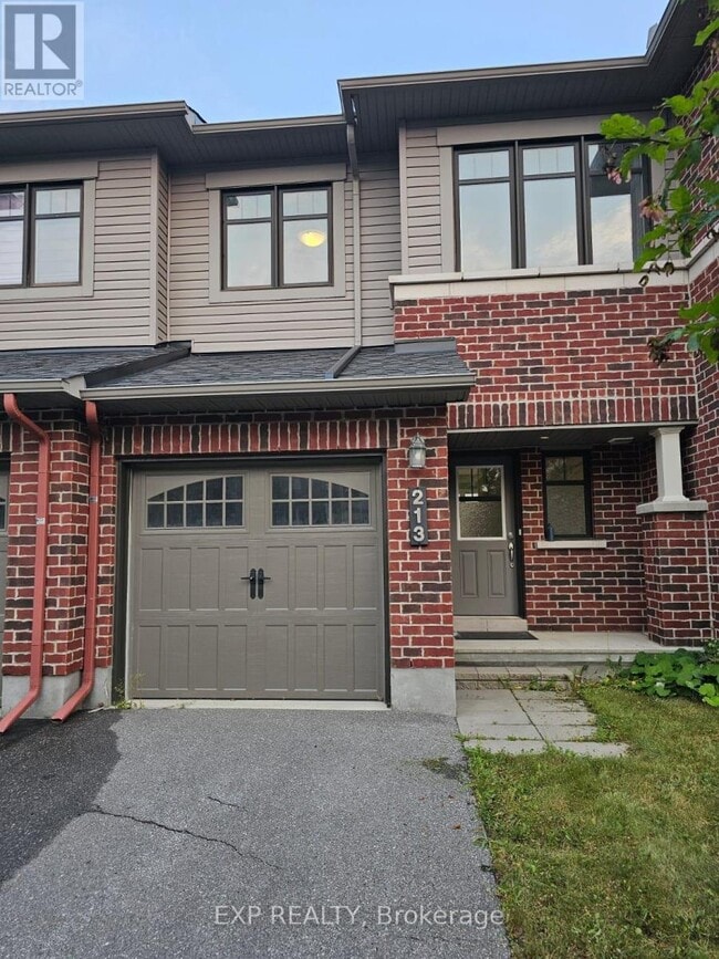 Building Photo - 213 Halyard Way