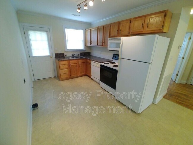 Foto del edificio - 601 E Willowbrook Dr