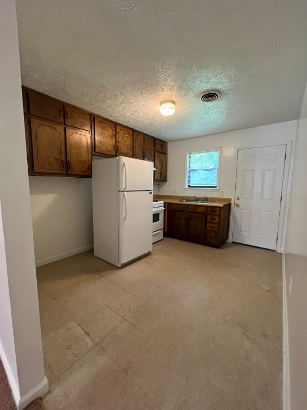 Building Photo - 108A Jay Ln