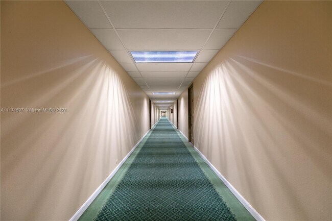 Foto del edificio - 501 Three Islands Boulevard