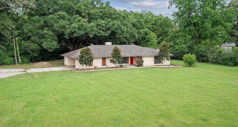 Primary Photo - 21601 Plank Rd