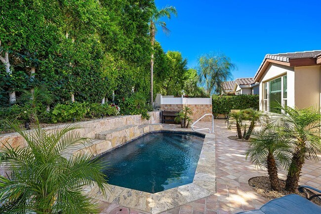 Foto del edificio - 60755 Living Stone Dr