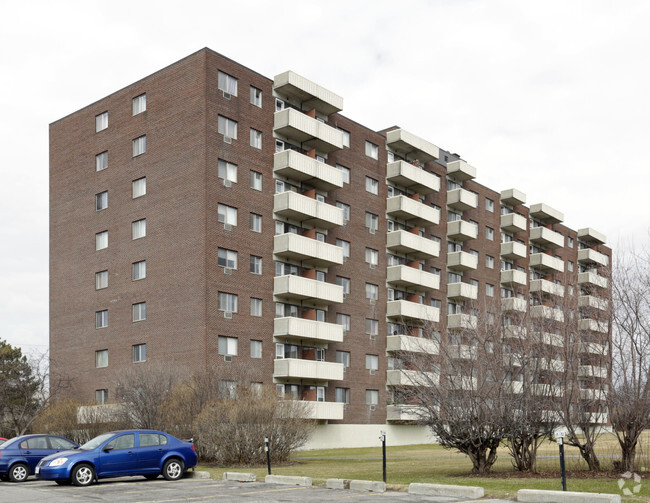 Building Photo - Cyrville Towers