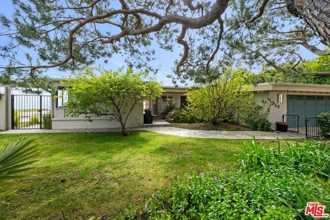 Foto del edificio - 1351 Lachman Ln