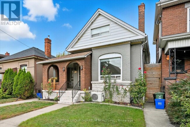 Building Photo - 443 King William St