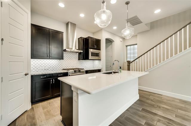 Building Photo - 5858 Orion Pl