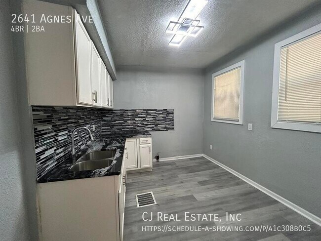 Building Photo - 2641 Agnes Ave