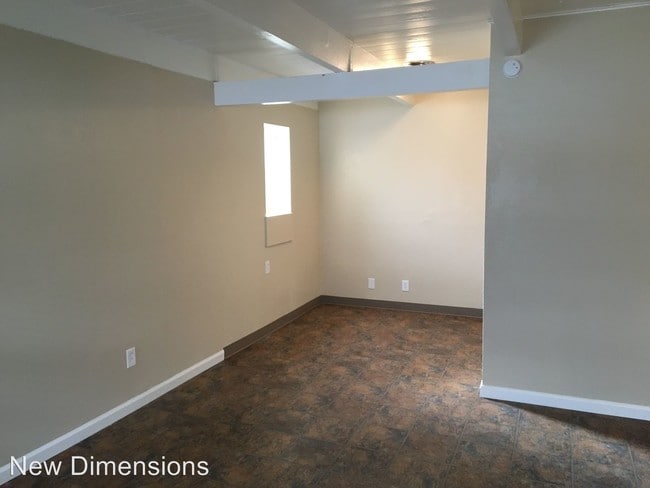 Building Photo - 160 Linden St
