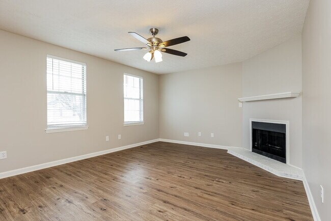 Foto del edificio - 104 River Bend Rd