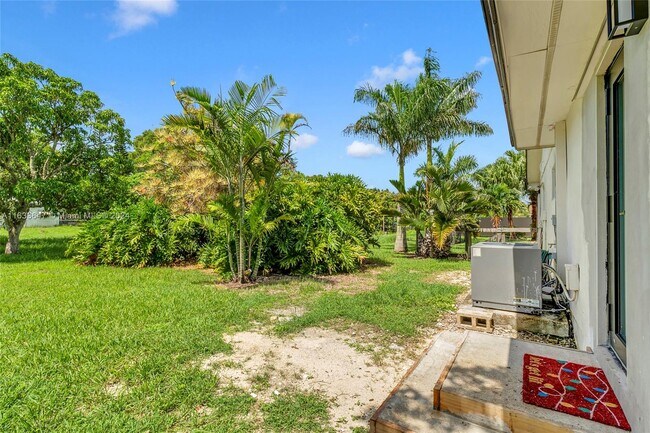 Building Photo - 30400 SW 193rd Ave