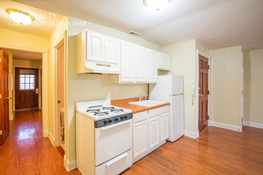 Primary Photo - 1124 E Passyunk Ave