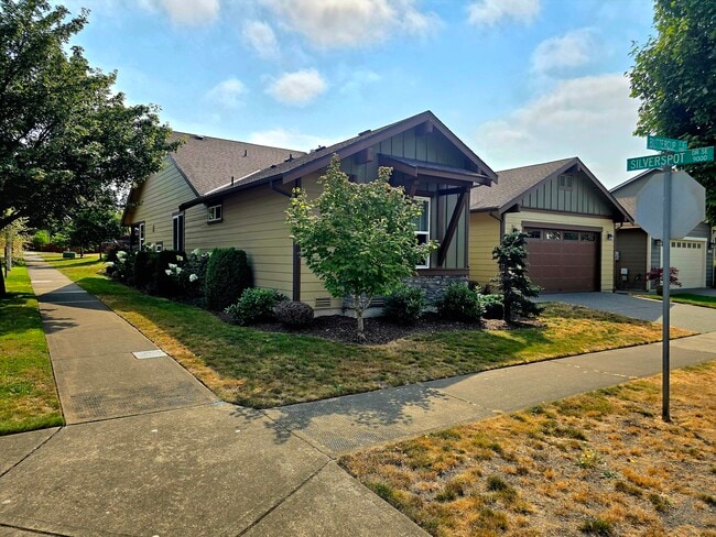 Building Photo - 9006 Buttercup St SE