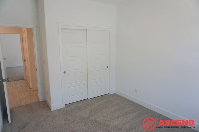 Foto del edificio - Gorgeous new build home located off 7th St...
