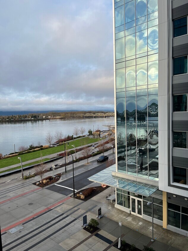 Foto del edificio - 590 Waterfront Wy