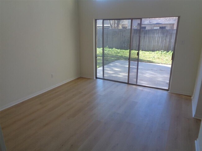 Building Photo - 17631 Seven Pines Dr