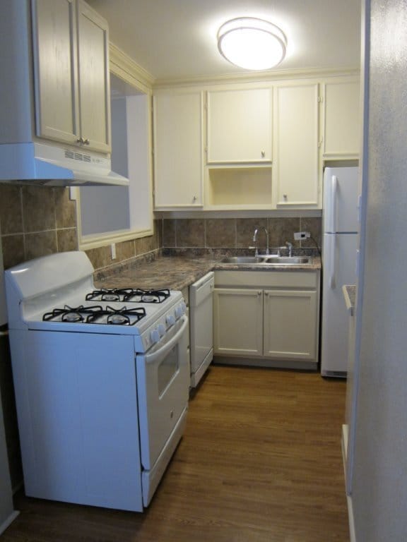 Open Kitchen - 1130 Peavy Rd