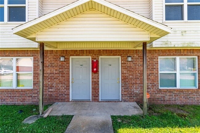 Foto del edificio - 230 Meadow Ct