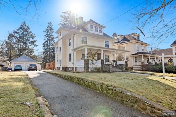 121 Doremus Ave, Ridgewood, NJ 07450 Room for Rent in Ridgewood, NJ
