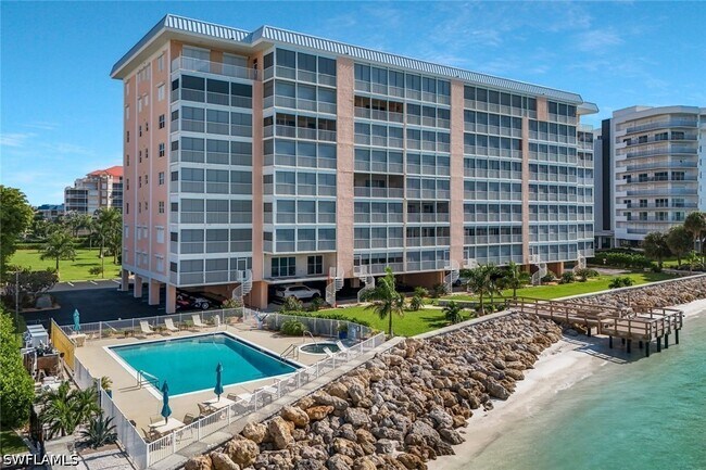 Foto del edificio - 1020 S Collier Blvd