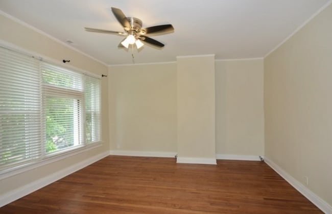 Building Photo - 1943 W Warner Ave