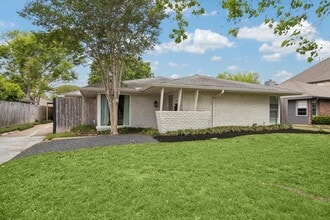 Building Photo - 3110 Castlewood St
