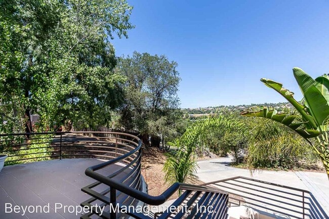 Building Photo - 4 br, 2.5 bath House - 2515 Alpine Blvd