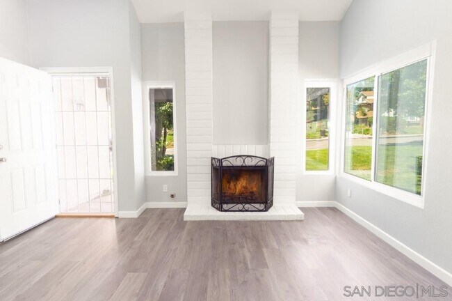 Foto del edificio - 2310 N Iris Ln