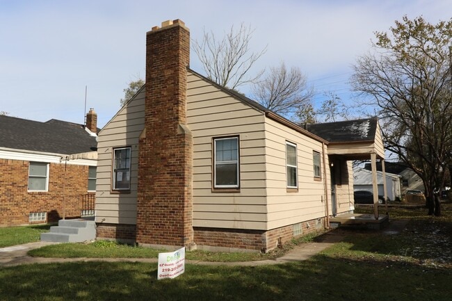 Foto del edificio - 2 Bedroom With Bonus Room in Basement