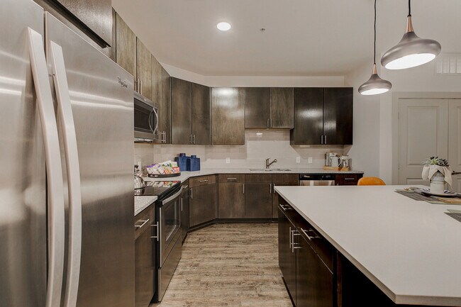 Apartamentos Eastbank at Waterside — foto de la comunidad - Eastbank at Waterside