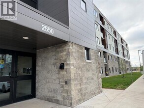 Building Photo - 2550 Sandwich W Pkwy