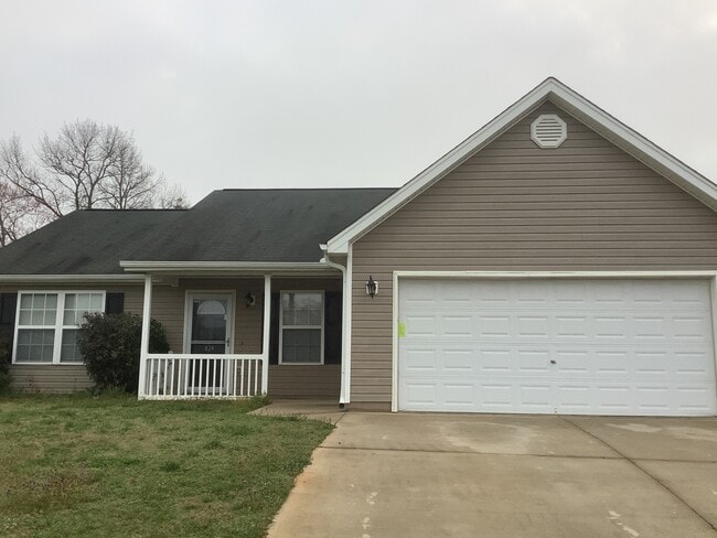 Building Photo - 824 N Mossy Rock Rd