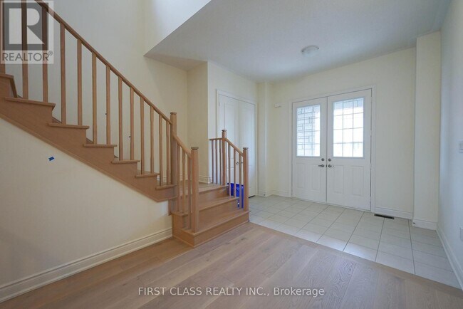 Building Photo - 72 Boccella Cres