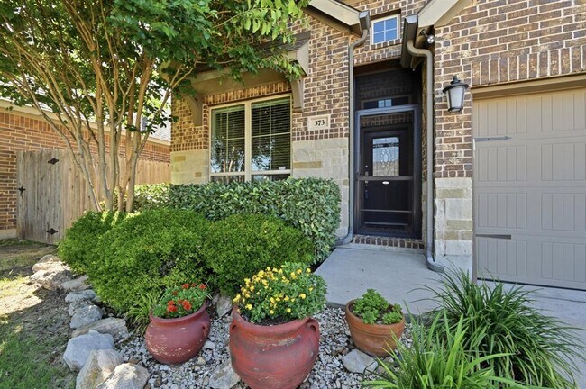 Foto del edificio - 373 Lacey Oak Lp