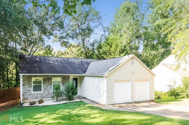 Foto del edificio - 824 Riverstone Ln
