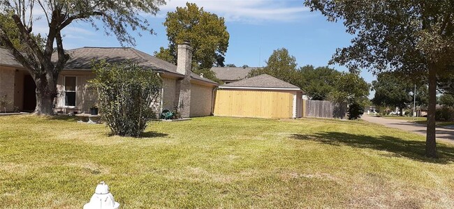 Building Photo - 19702 Horseshoe Lake Ln