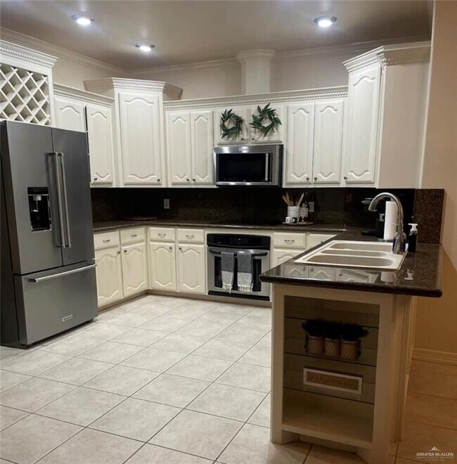 Foto del edificio - 3310 Lancelot Ln