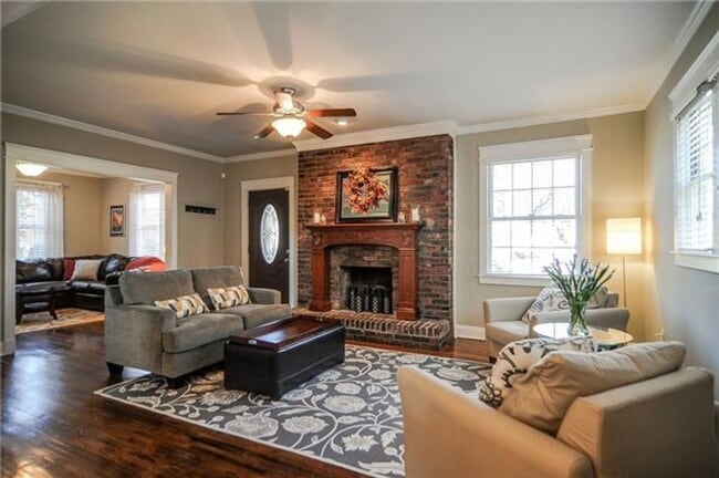 Building Photo - Charming East Nashville Home – Walkable to Eastland Shops & Restaurants!