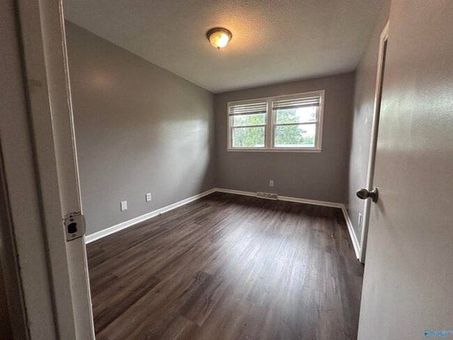 Building Photo - 3304 Caywood Dr NW