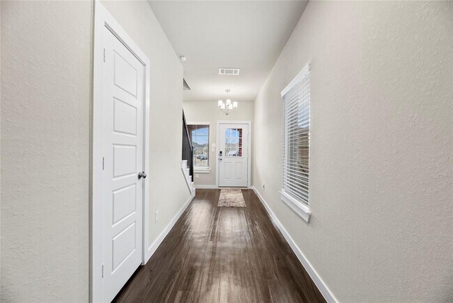 Building Photo - 8139 Blue Fish Dr