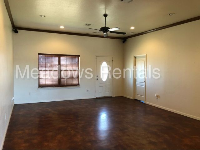 Foto del edificio - 1736 S Robinson Dr