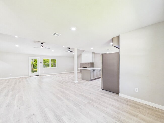 Building Photo - 135 Highland Terrace Dr